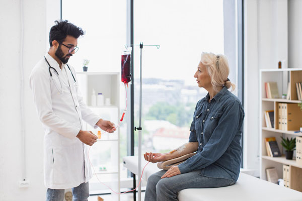 ویزیت متخصص خون و آنکولوژی در منزل لواسان